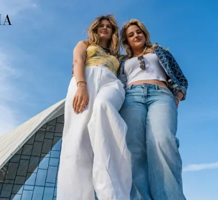 what to wear with wide leg trousers